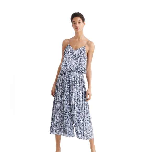 Club Monaco Pants - Club Monaco pleated wide leg flowy navy & white romper Sz 0 excellent condition